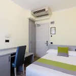 Hotel Aurora 3*