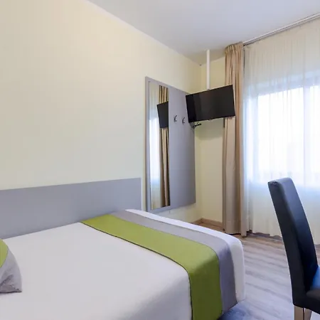 Aurora 3*