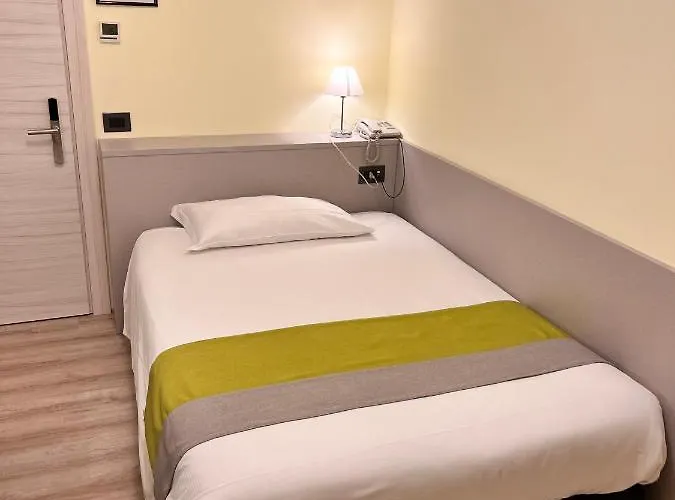 Aurora Ξενοδοχείο 3*