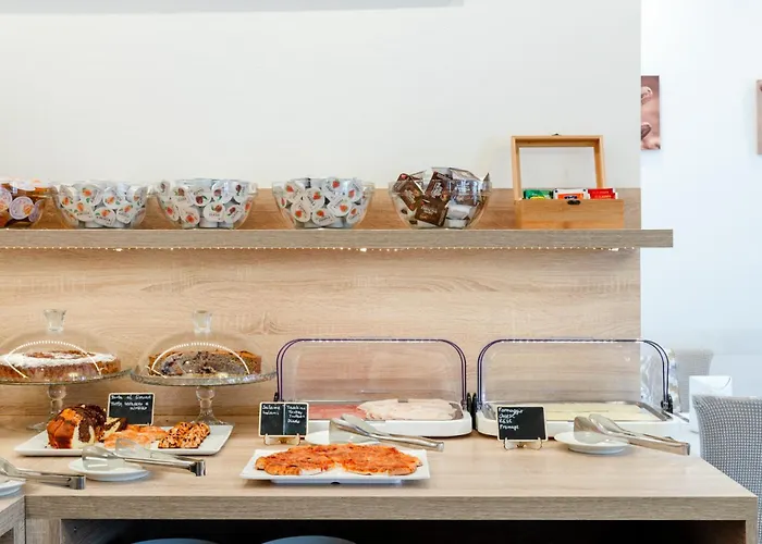 Ξενοδοχείο Aurora 3*