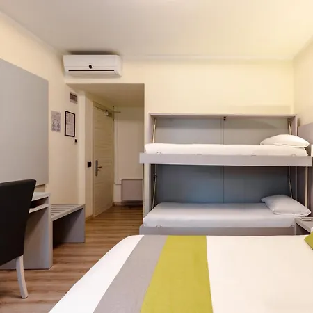 Aurora Hotel