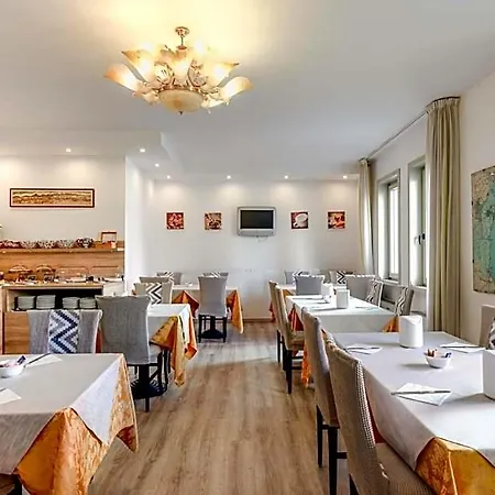 Hotel Aurora 3*