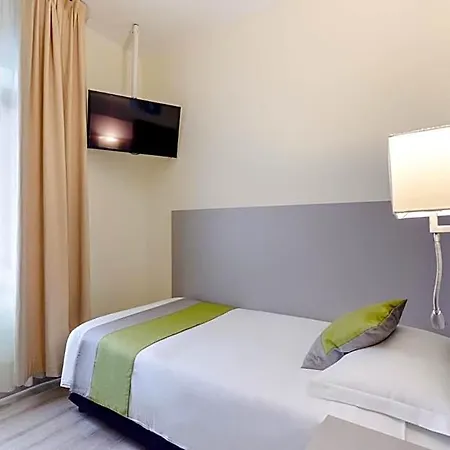 Hotel Aurora 3*