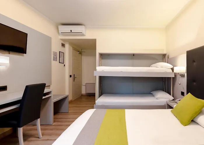 Aurora Hotel