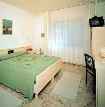 Aurora Hotel 3*